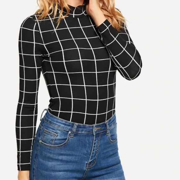 Tops - NWT Grid Fitted Long Sleeve T Shirt Black & White